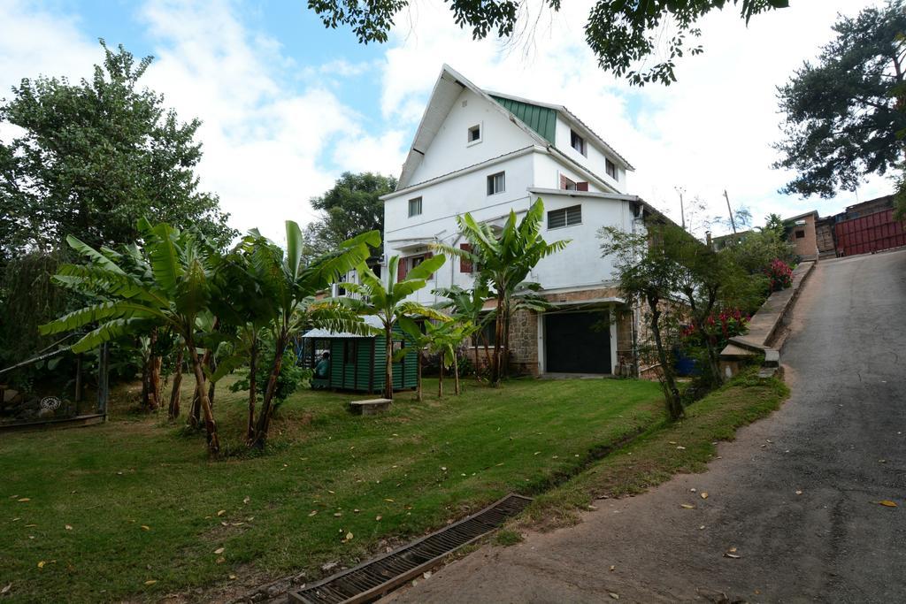 Hotel Chez Jeanne Antananarivo Bagian luar foto